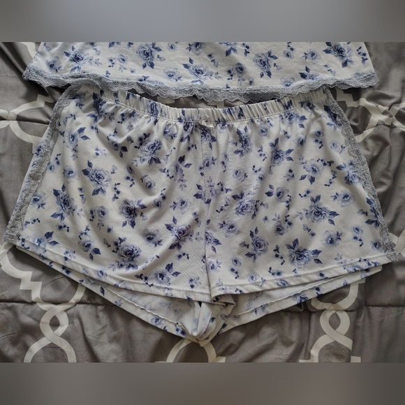 *NWOT* Laura Ashley Women's Large 2-Piece Floral Print Sleep Set - Picture 9 of 16